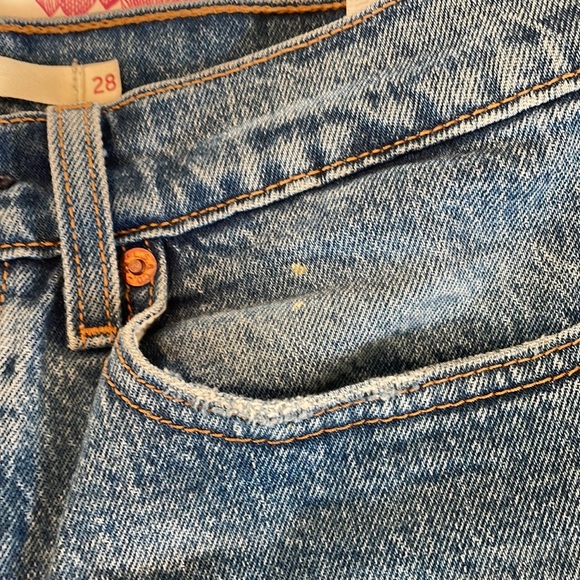 🏝️Big $10 Sale!🏝️👖 Levi’s distressed Wedgie Jeans 👖 - Picture 8 of 8